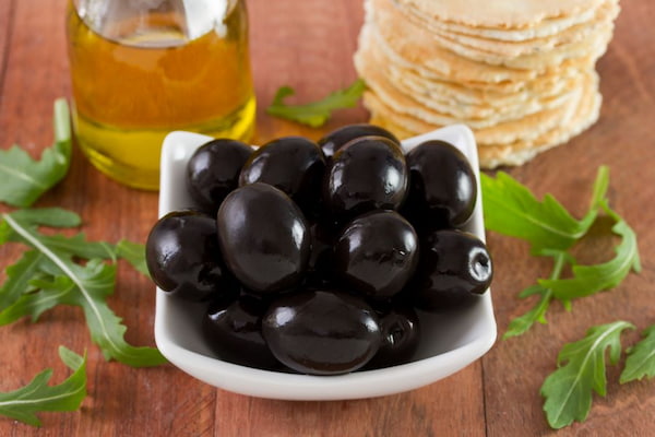 تصویر 4 از خرید و قیمت روغن زیتون سیاه + فروش عمده